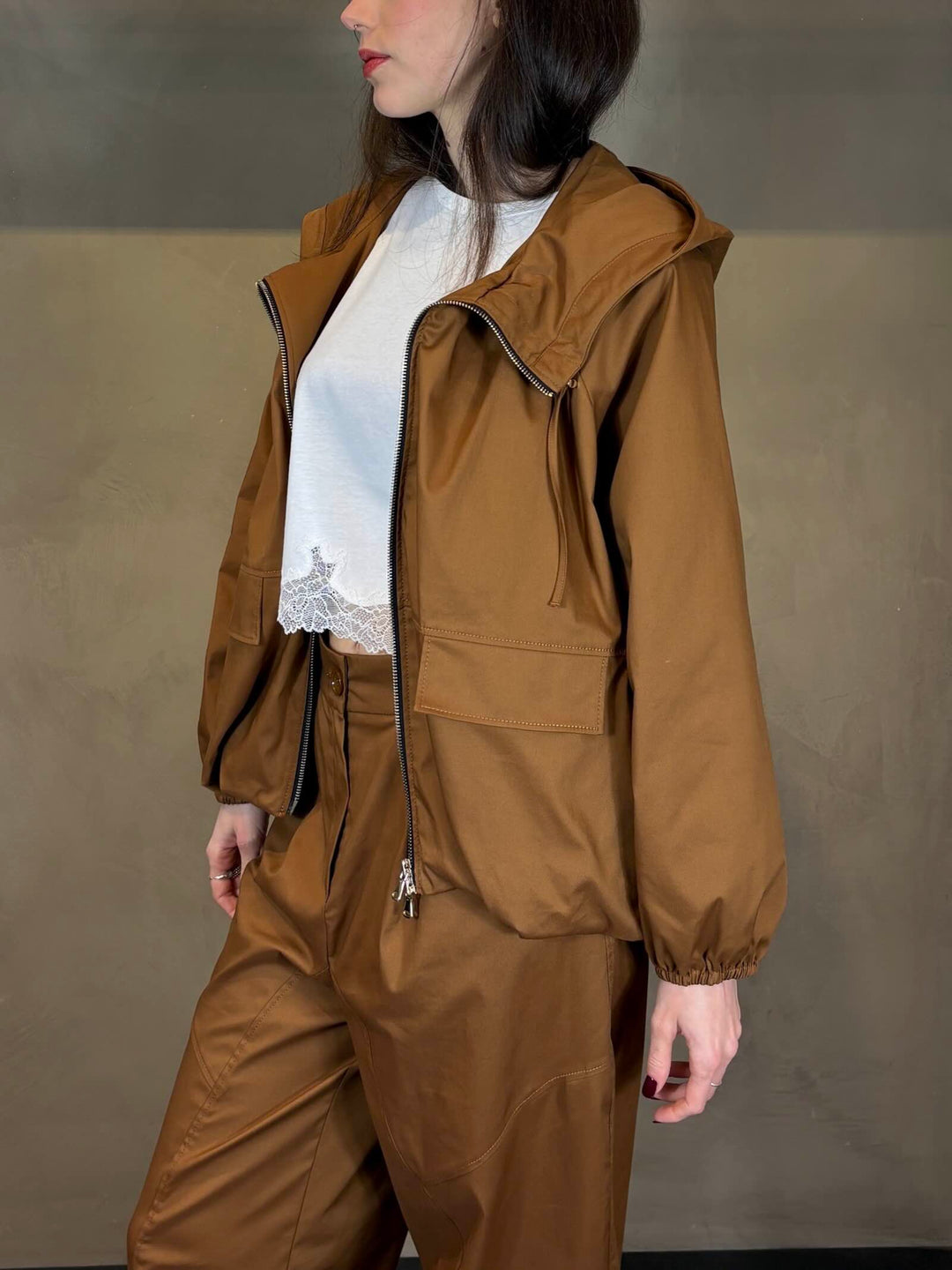 giubbotto effetto bomber in nylon caramello SEDO0538 CARLA G