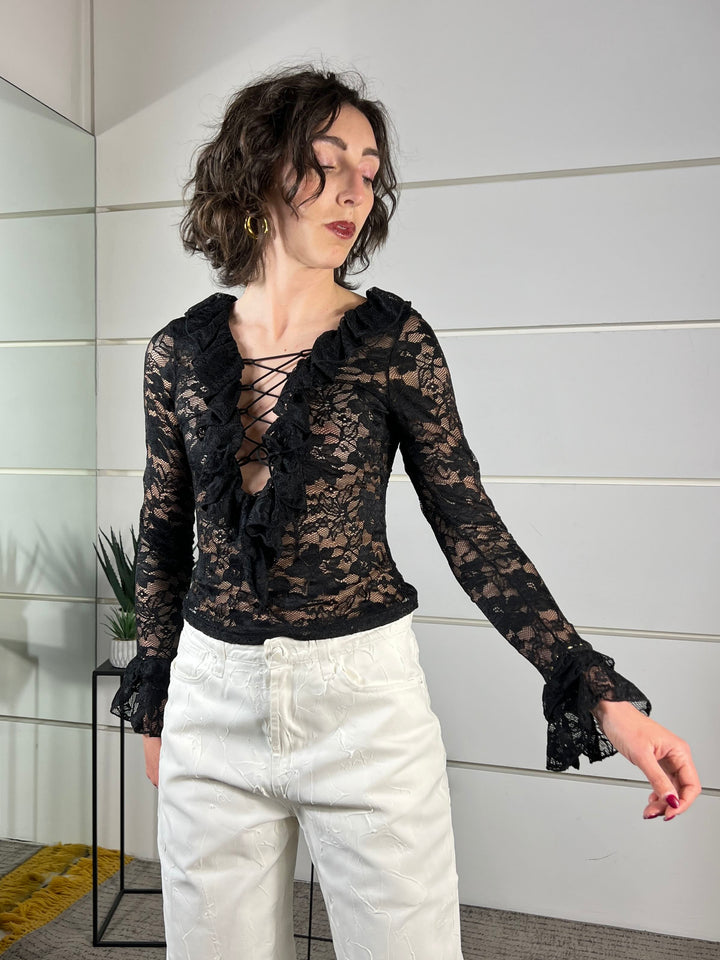 camicia in pizzo scollo a v, con rouches, lacci a incrocio nera 26M2601PNERO FEMME SELECTION