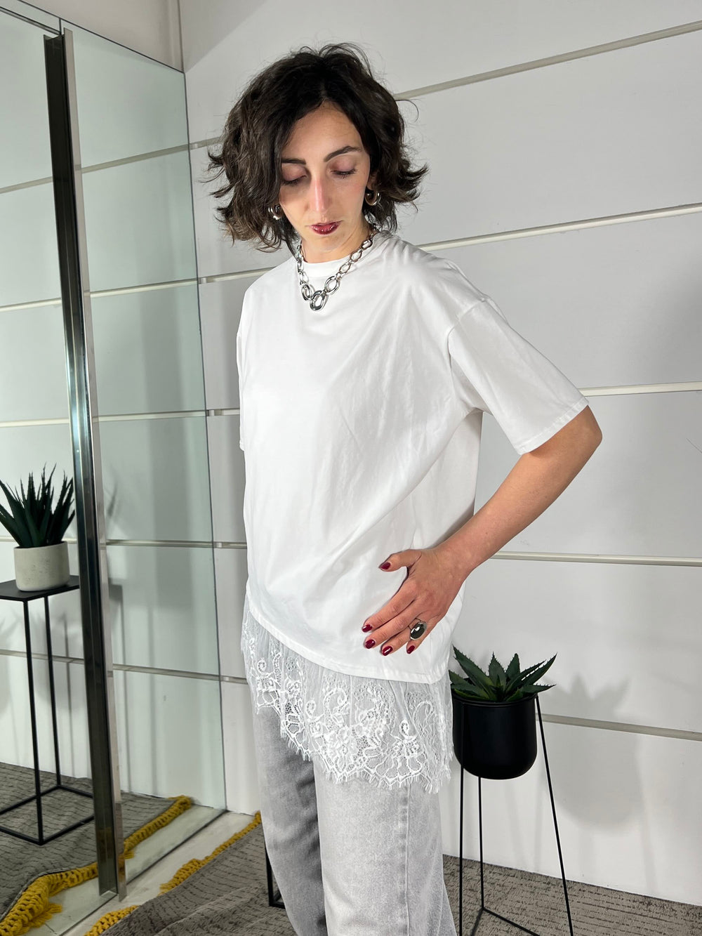 t-shirt manica corta asimmetrica con pizzo bianca 26MP8516BIANCO FEMME SELECTION