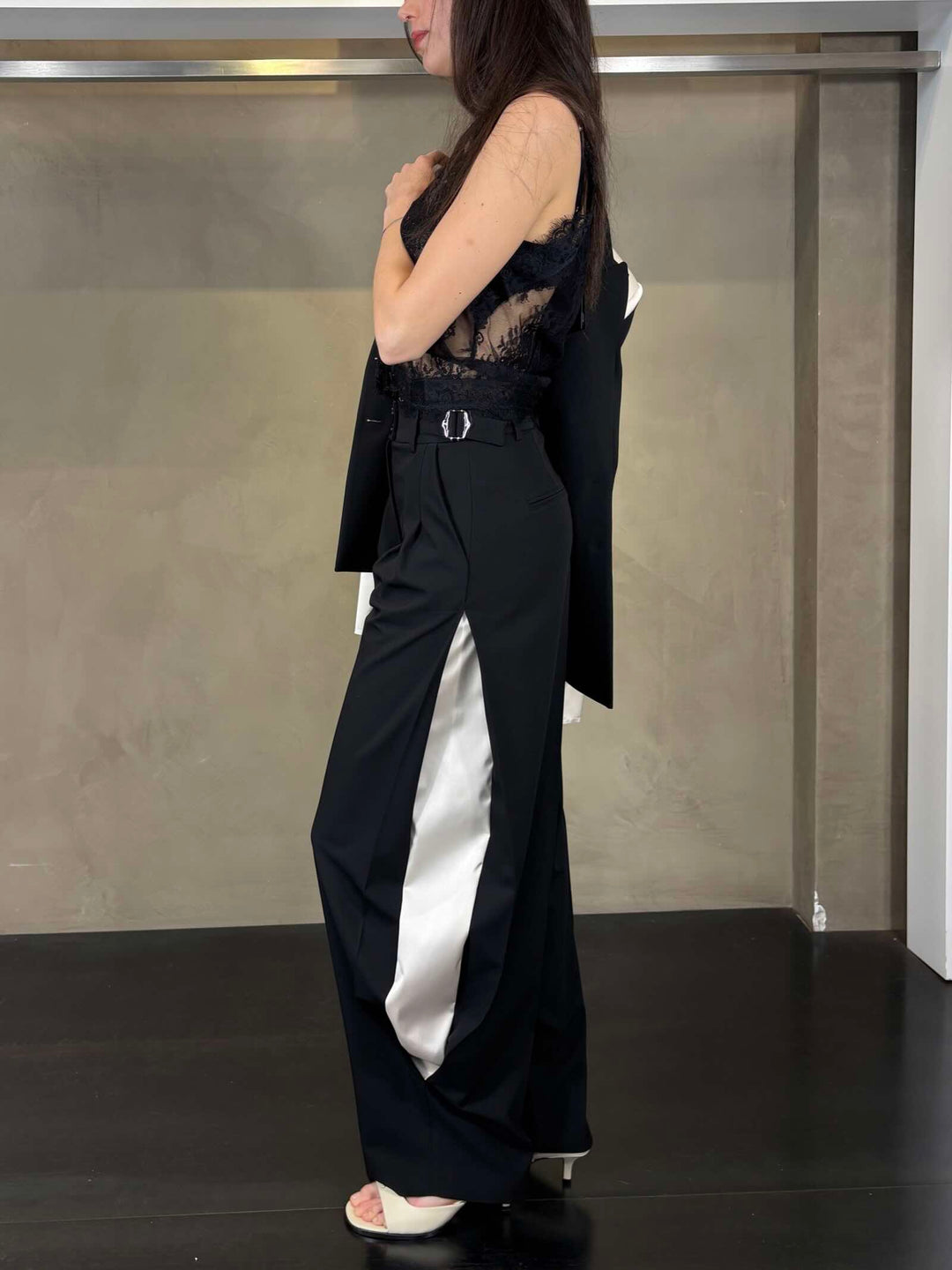 pantalone barrel nero con inserti in raso avorio 8P0793A498FG53 PATRIZIA PEPE PREVIEW
