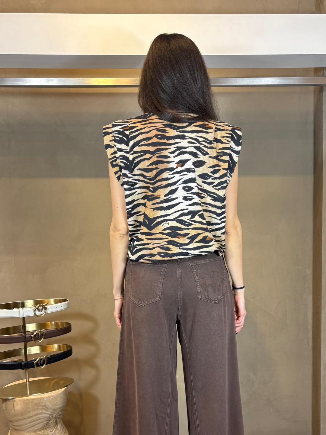 t-shirt smanicata con spalline tigrata MYRANDAZC8 PINKO