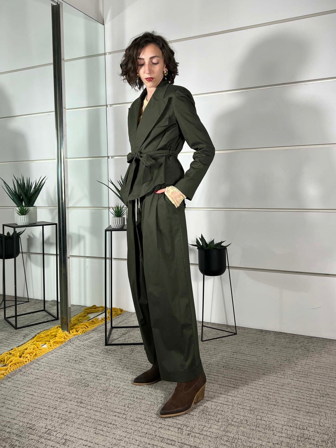 pantalone in cotone con coulisse, elastico in vita e pinces verde militare 10235VCERDE MILITARE SUSY MIX