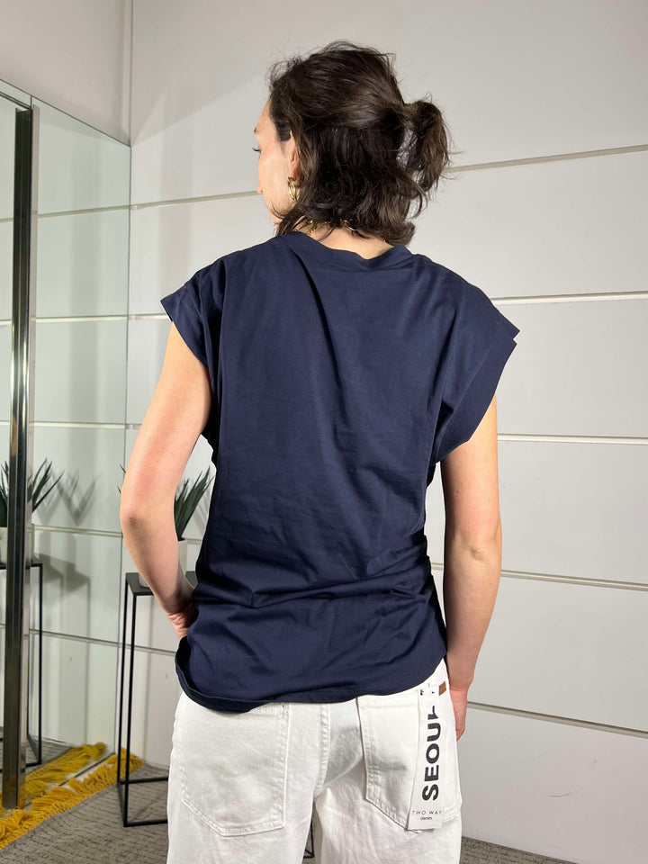 t-shirt smanicata con arricciatura a lato blu 12111BLU SUSY MIX