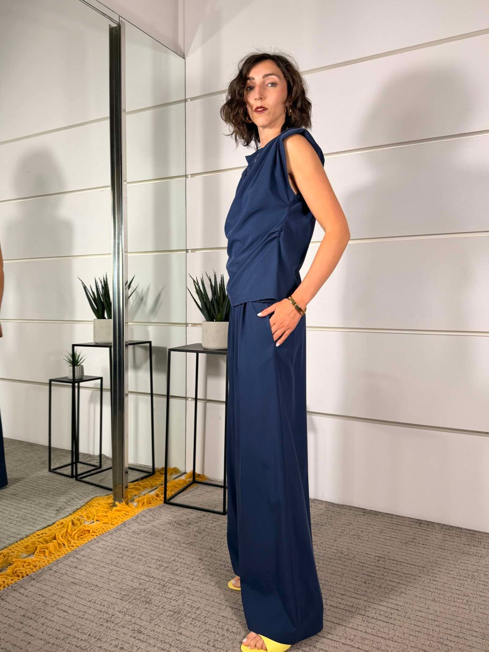 completo blusa arricciata e  pantaloni blu in modal 