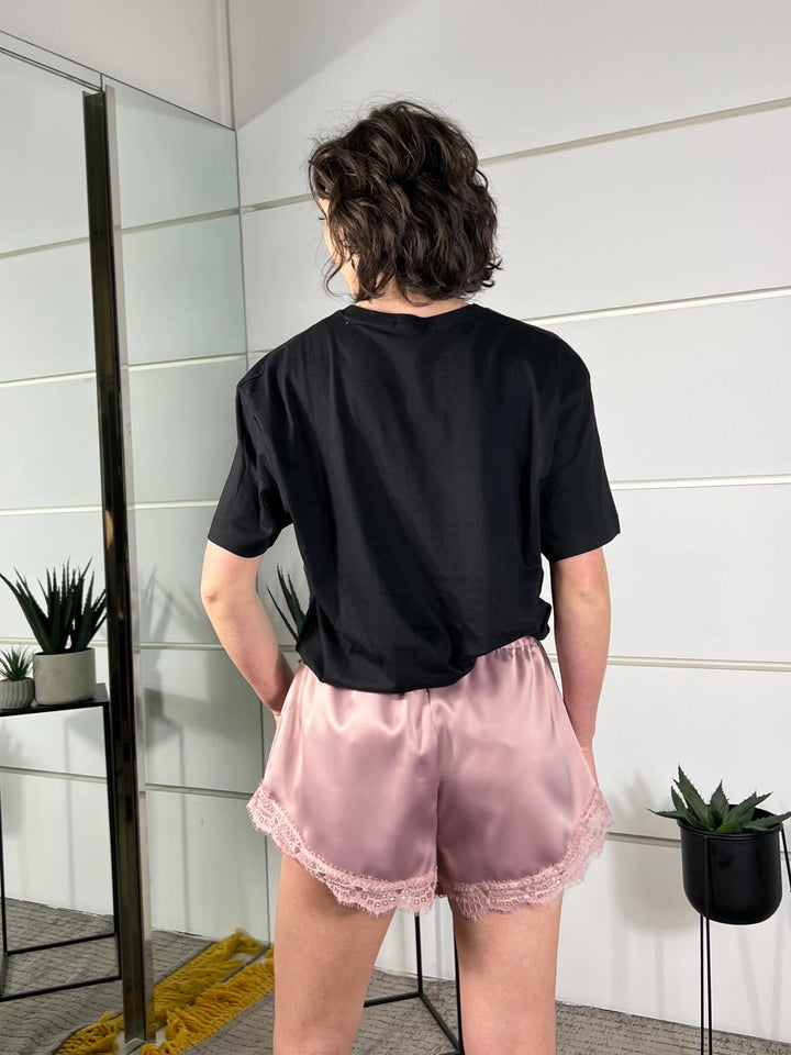t-shirt nera con scritta oggi nera TSH40NERO SUSY MIX