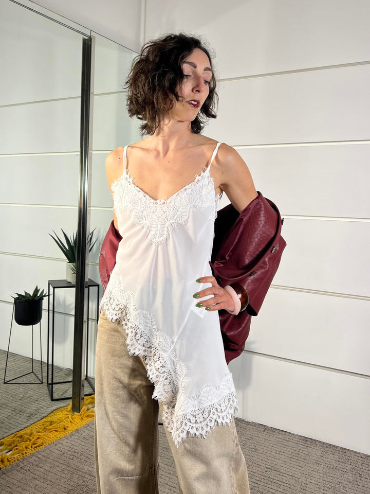 top bianco asimmetrico con pizzo bianco S26T482BIANCO TENSIONE IN