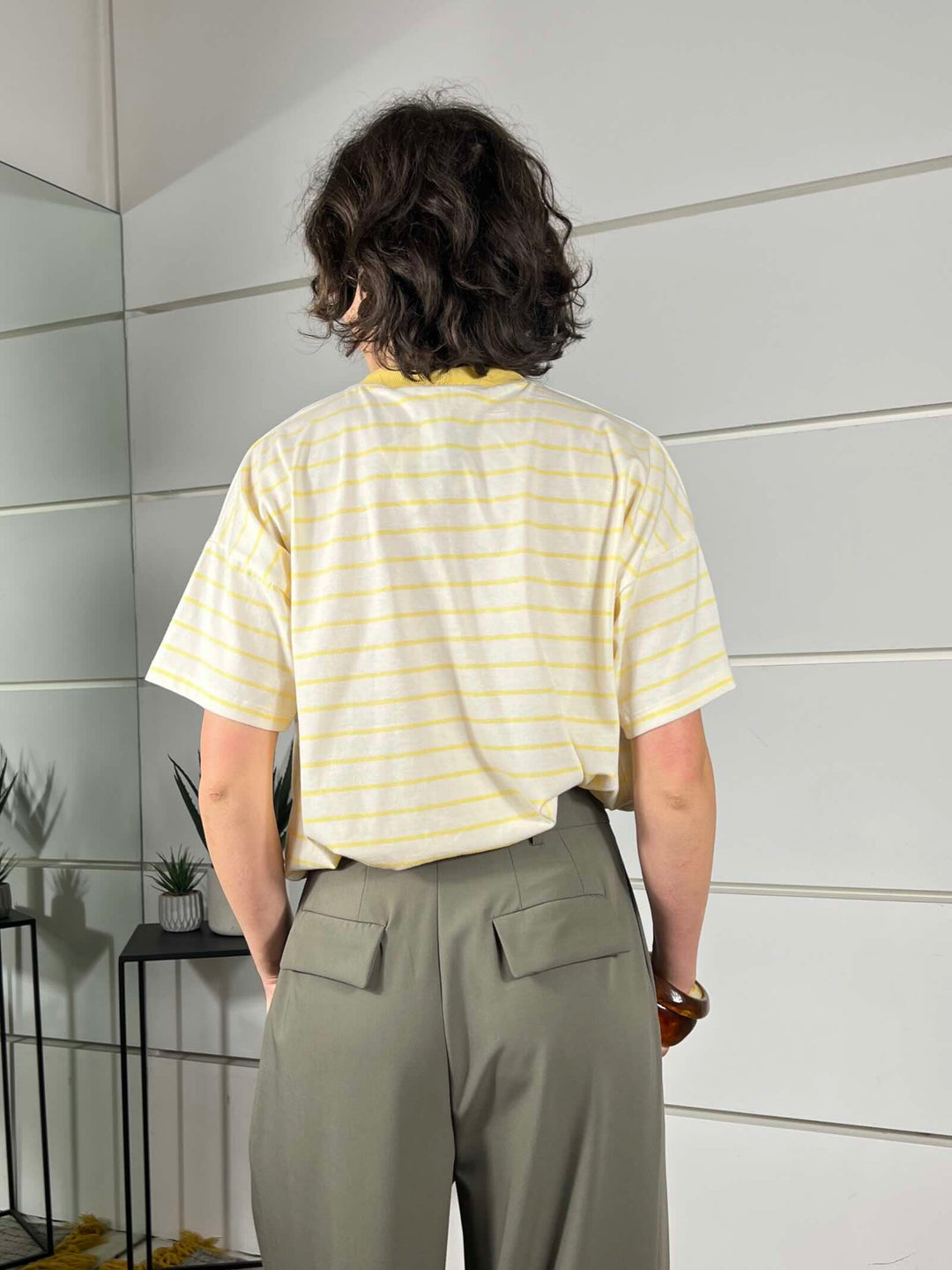 t-shirt a righenaturale e gialla  con scritta a la playa RAB0555NATURALE/GIALLO VICOLO
