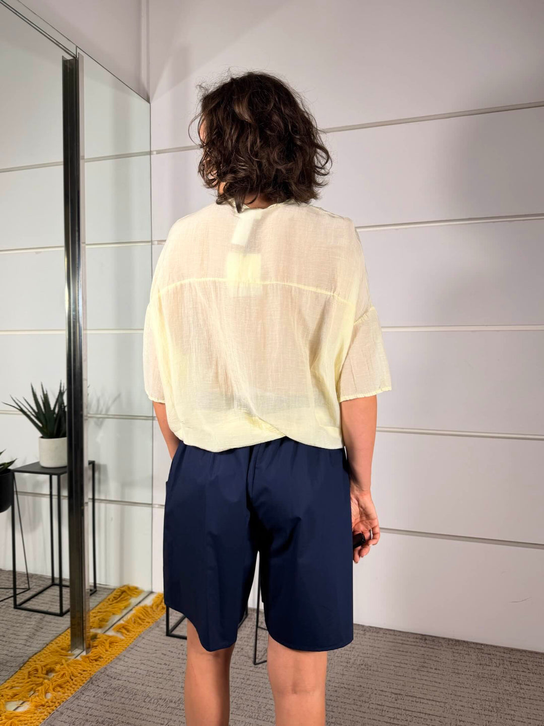 camicia in mussola di cotone giallina 