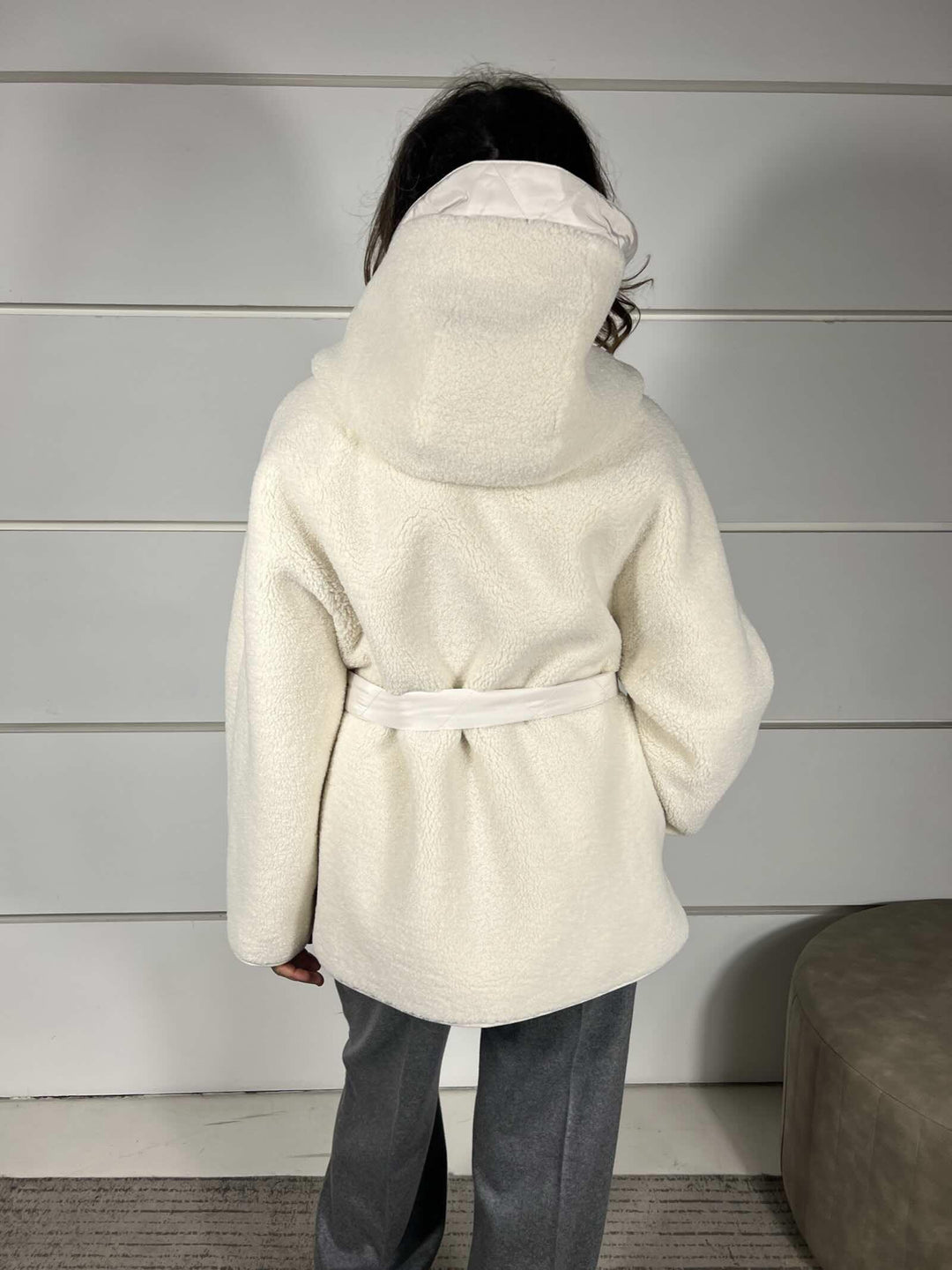 CABAN CORTO BIANCO CIGNO EFFETTO TEDDY CAPPERI CABANC00 PINKO