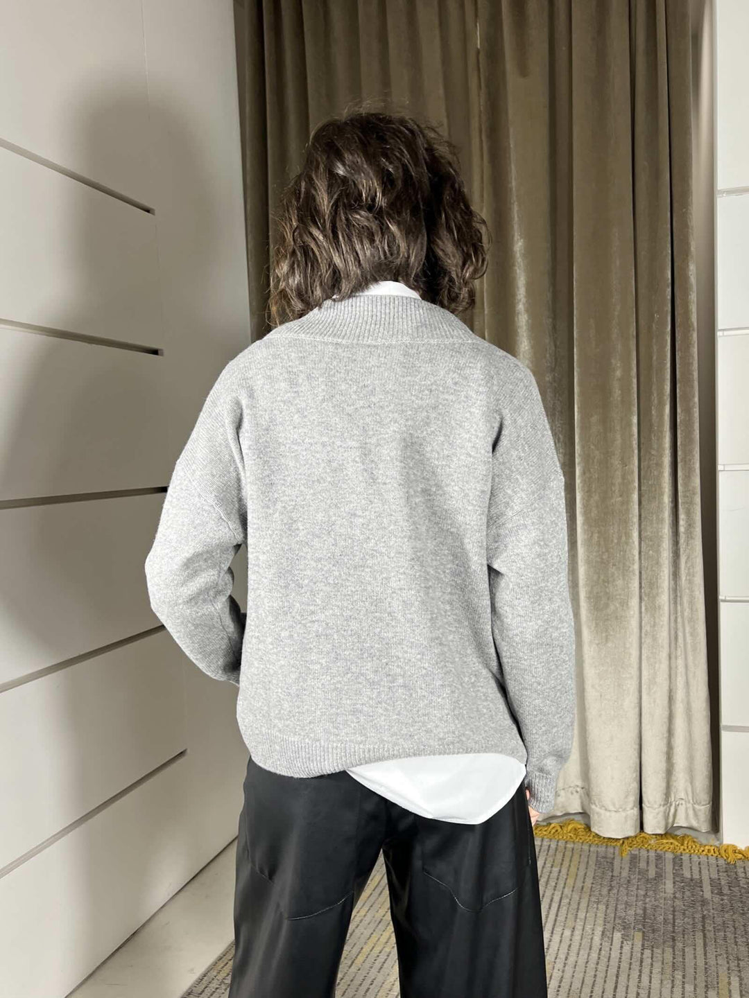 maglione scollo a v grigio over con coste nel collo e nel fondo 100%lana WL785AI25GRIGIO TENSIONE IN