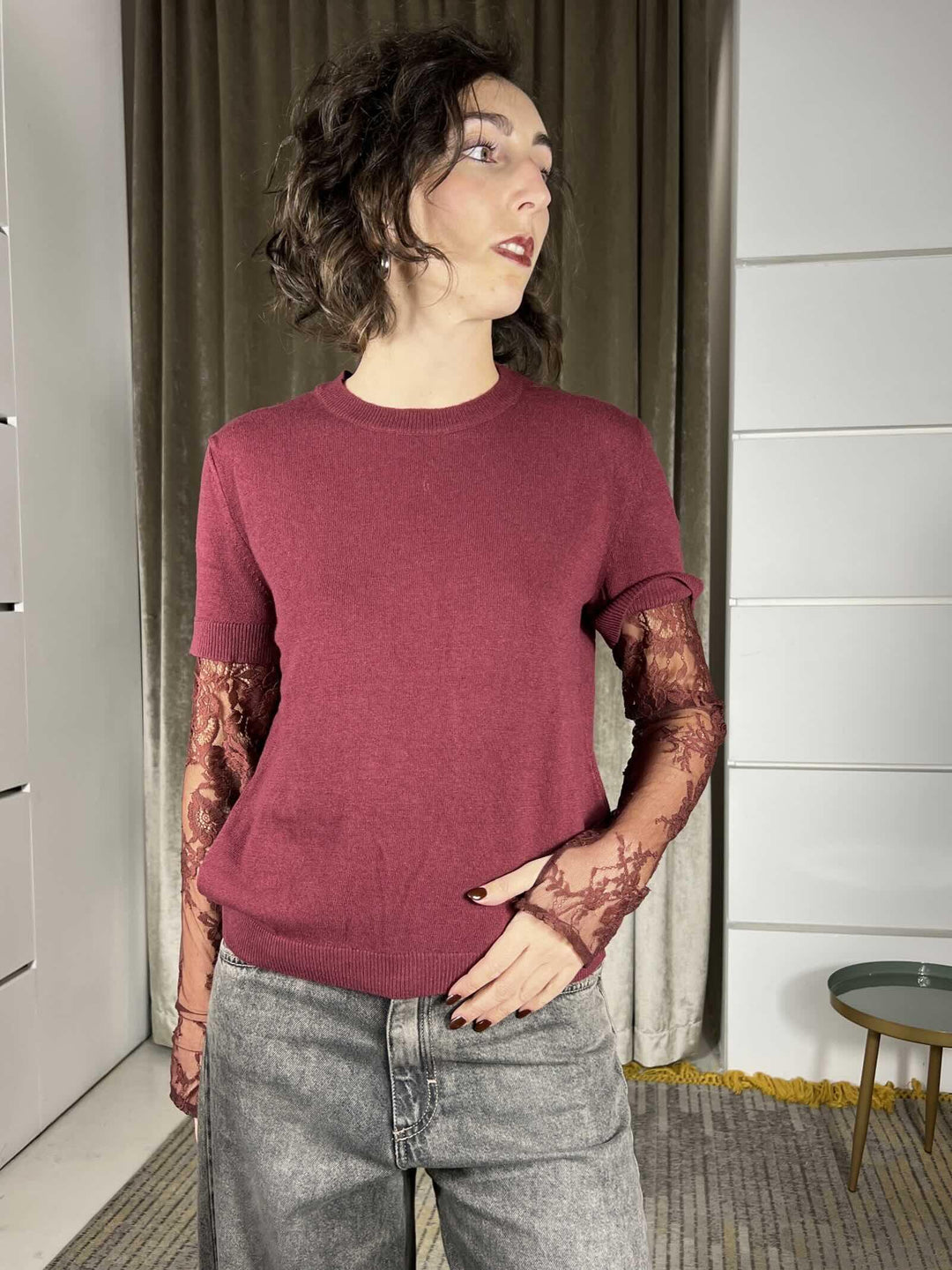 maglia bordeaux con manica in pizzo 22199FBORDEAUX VICOLO