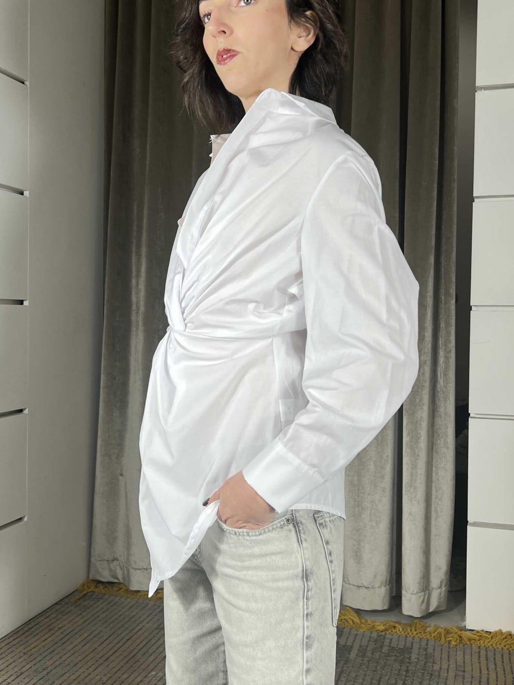 camicia bianca con nodo davanti PE260046BIANCO TENSIONE IN