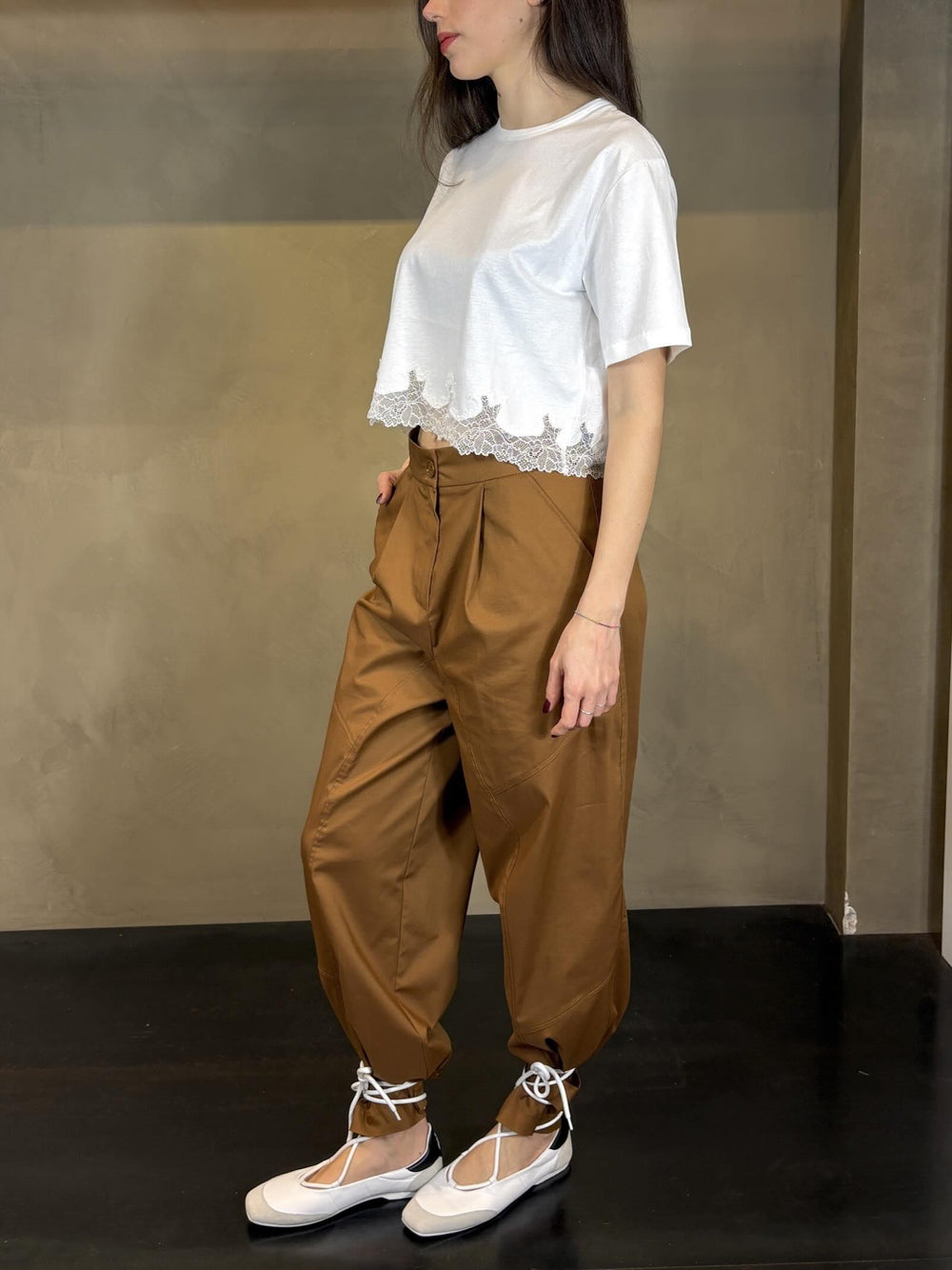 pantalon ampiocon pince  più stretto sul fondo caramello PIAV0538 CARLA G