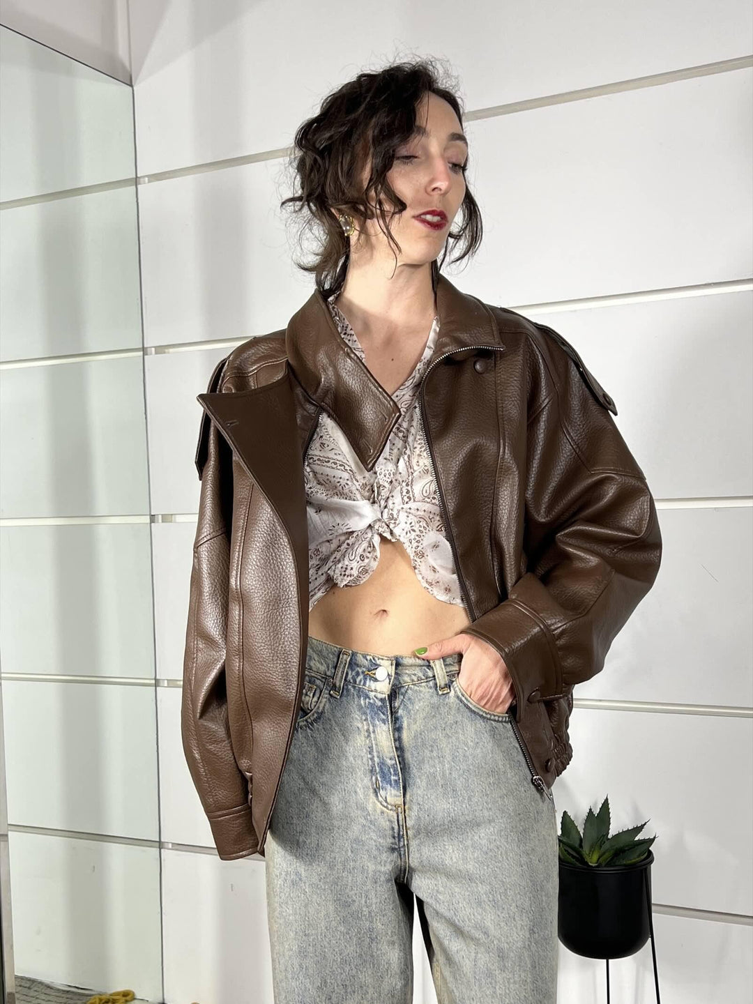 bomber in ecopelle collo alto con patta martellato moro 39025MORO TENSIONE IN