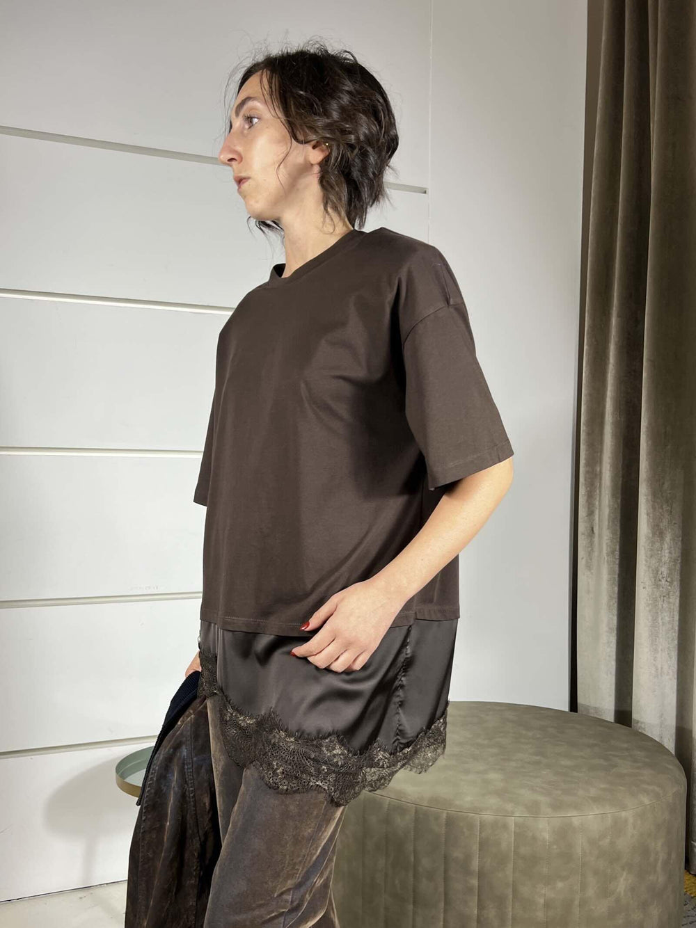 t-shirt moro con spallina e nel fondo inserto satin e in pizzo 26M1026MORO/MORO TENSIONE IN