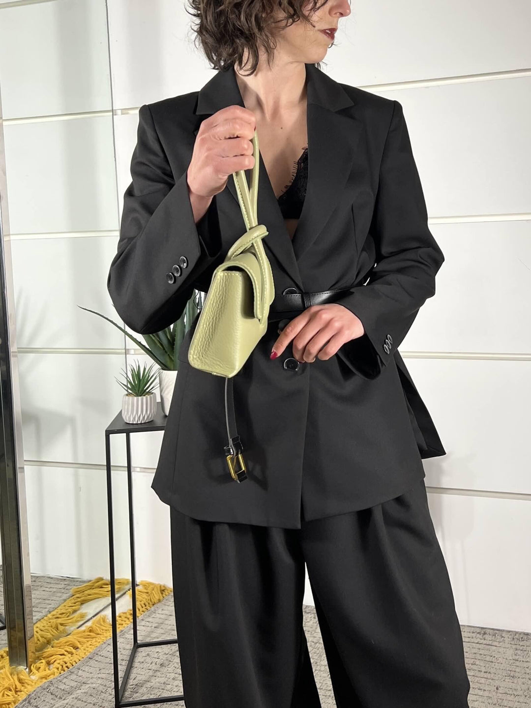 borsa a nodo in pelle con tracolla in pelle regolabile verde pastello 200414VERDE PASTELLO FEMME CAFE SELECTION