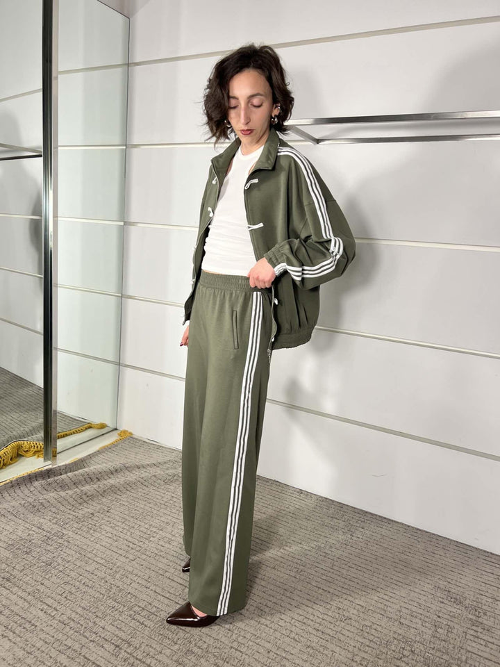 pantalone tuta verde con bande 26P3995VERDE TENSIONE IN