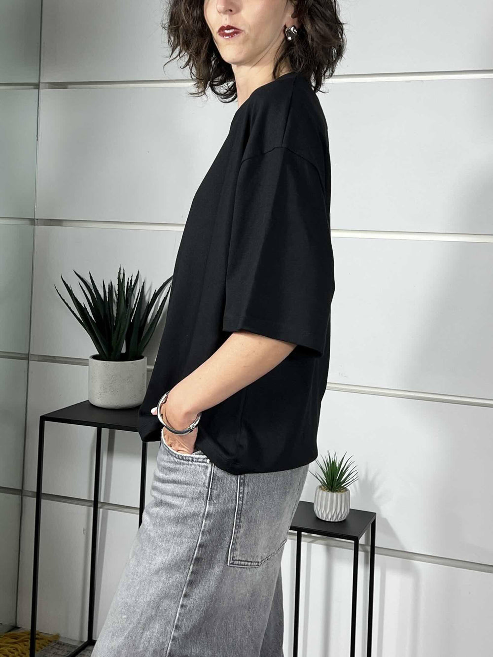 t-shirt nera over scritta shopping is my cardio LD5454NERO LUMINA