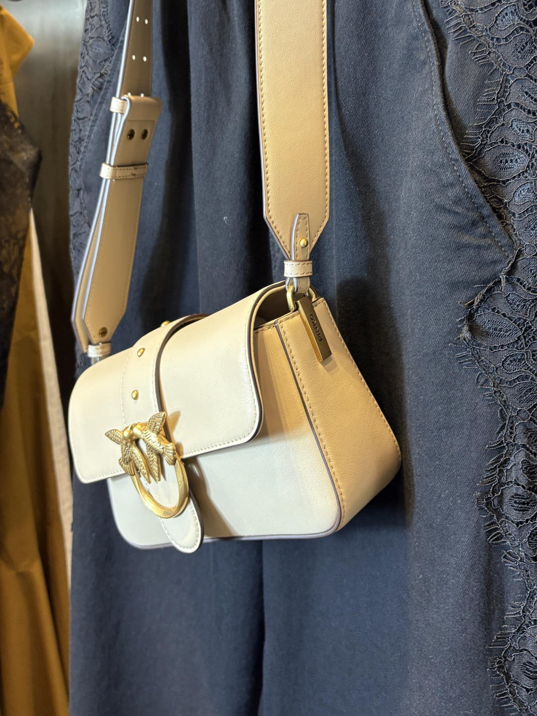 borsa mini slouchy a spalla beige con logo oro LOVE ONE MINI SLOUCHYC50Q PINKO