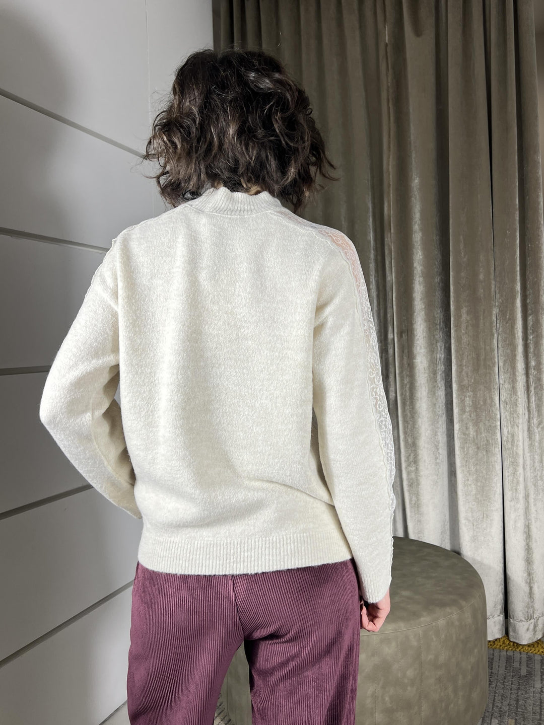 maglia con collo a cratere e manica con pizzo panna MMO-P409PANNA HAVE ONE