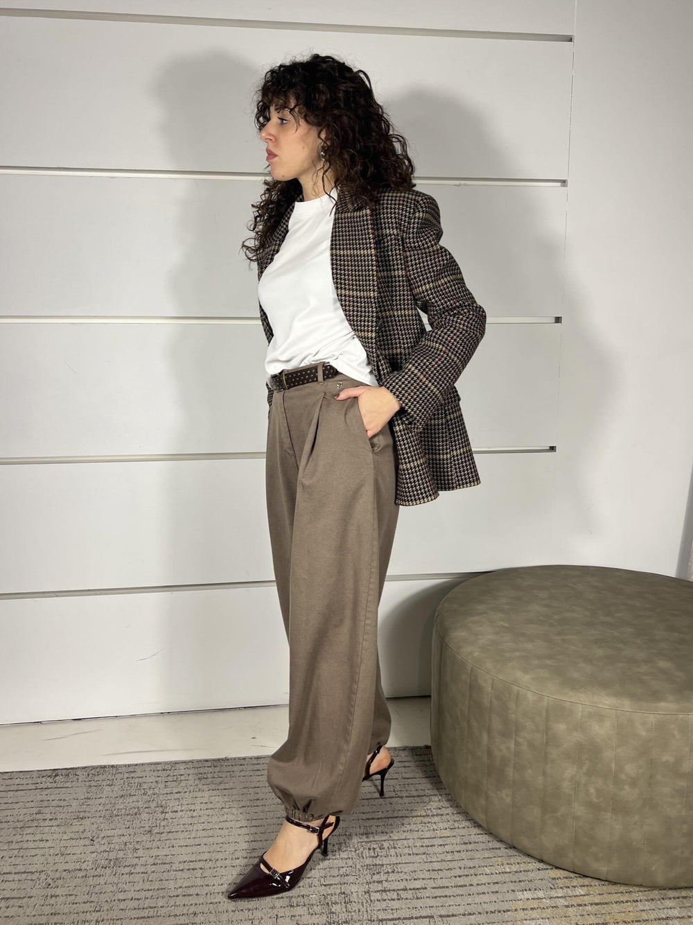 PANTALONE CON POLSINO NEL FONDO CASTAGNO R01L0852CASTAGNO PHILIA LOFT