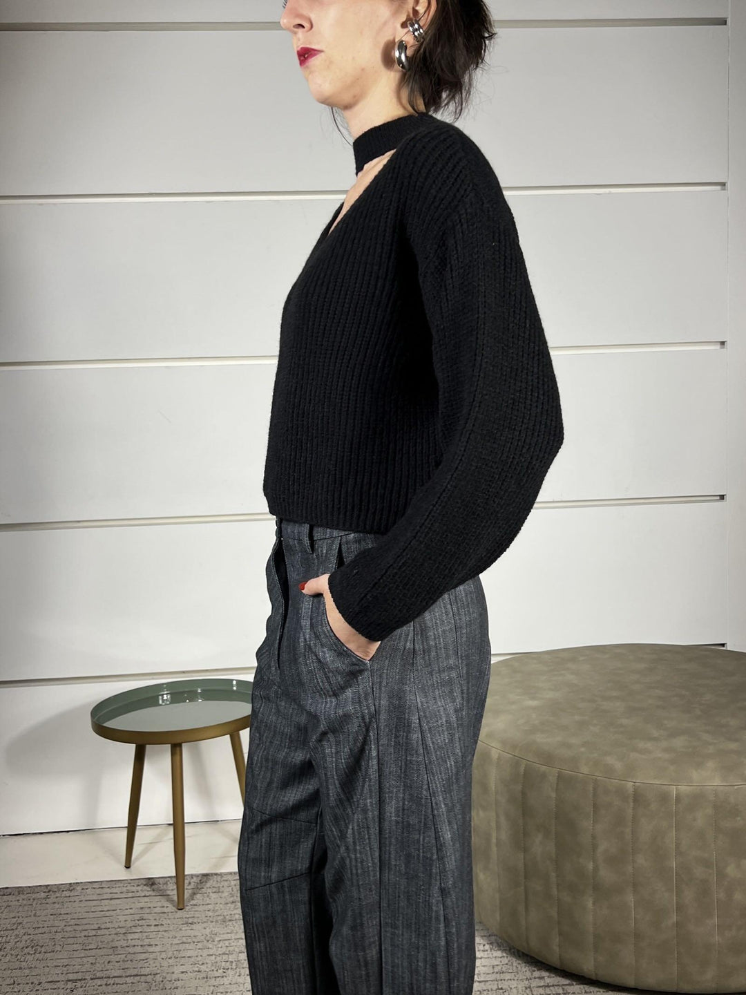 maglione con cut out e collettino nero 25512NERO SUSY MIX