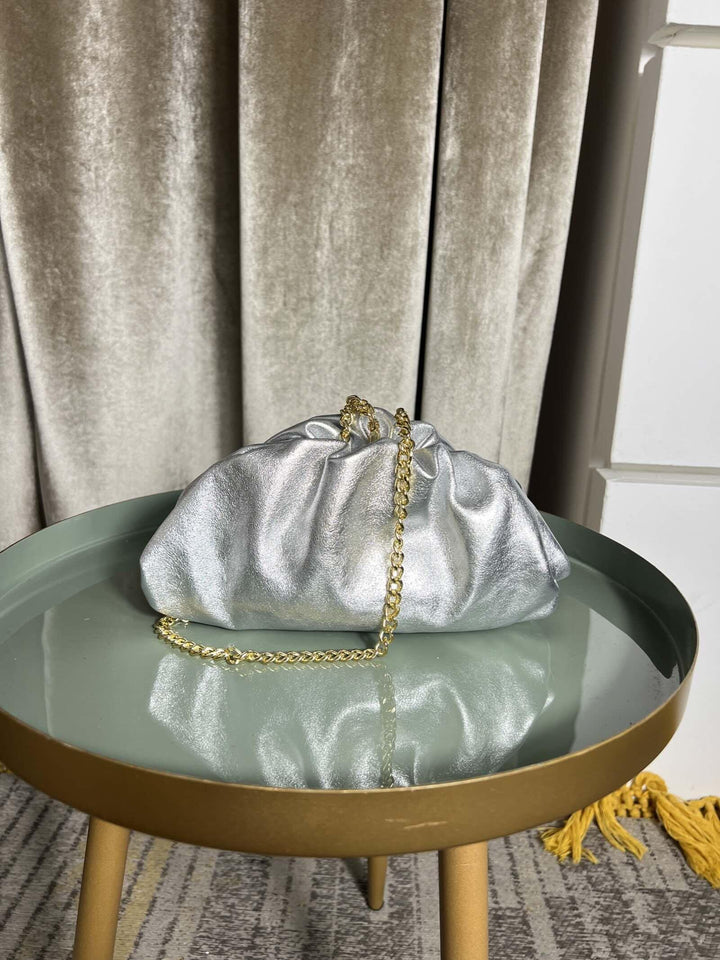 borsa argento clutch metallizzata con tracolla a catena 5596001 ARGENTO FEMME CAFE SELECTION