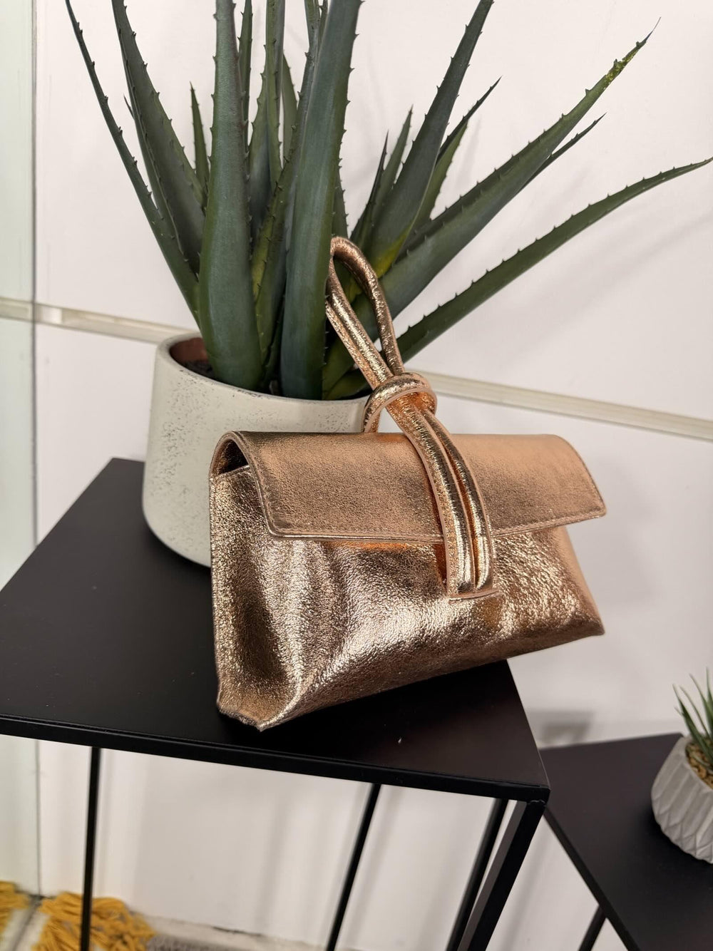 borsa in pelle con nodo e con tracolla regolabile oro rosa DO-B0131ORO ROSA FEMME CAFE SELECTION