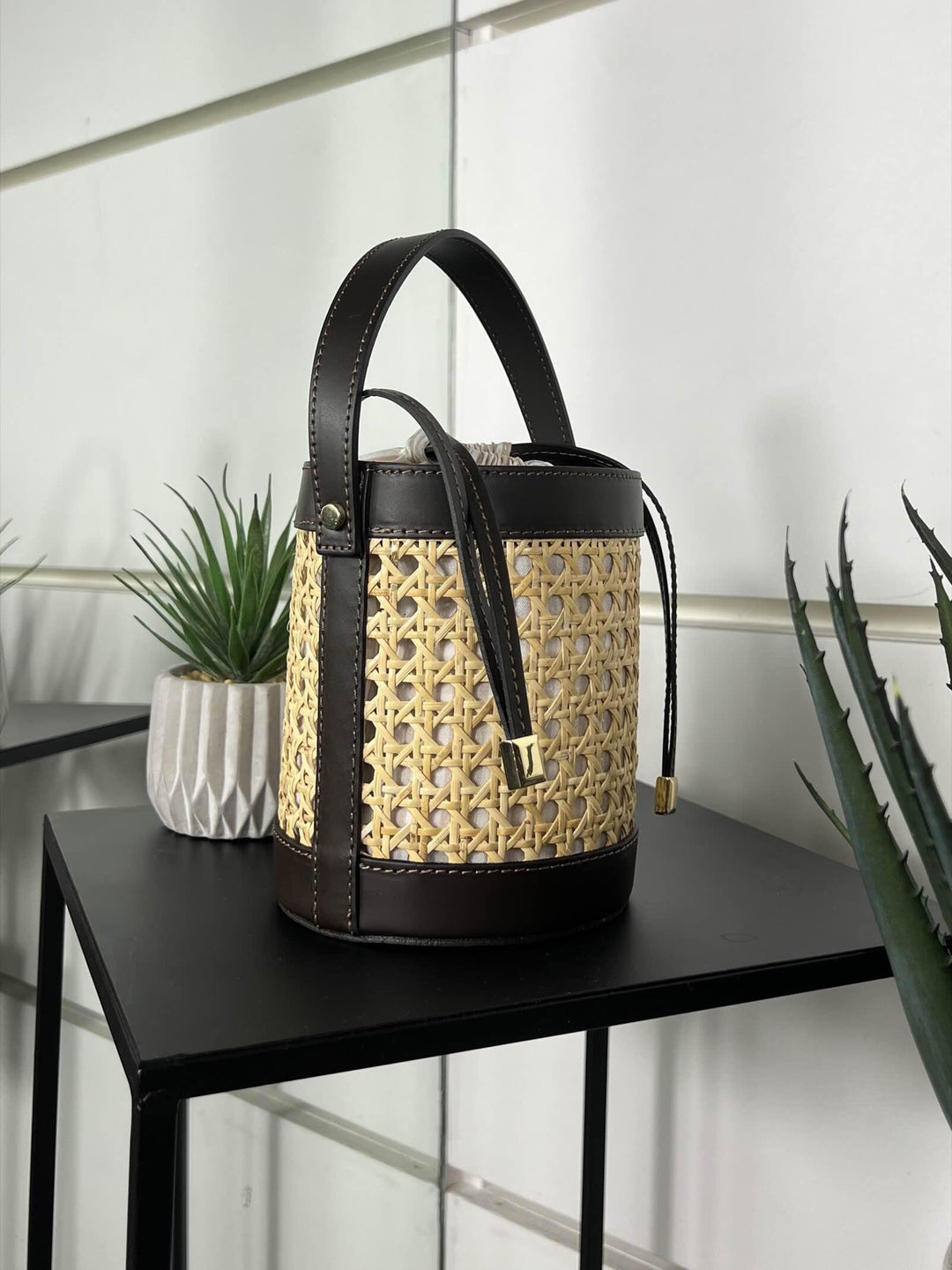 borsa secchiello moro a intreccio con inserti in pelle e tracolla in pelle RF-B0173MORO FEMME CAFE SELECTION