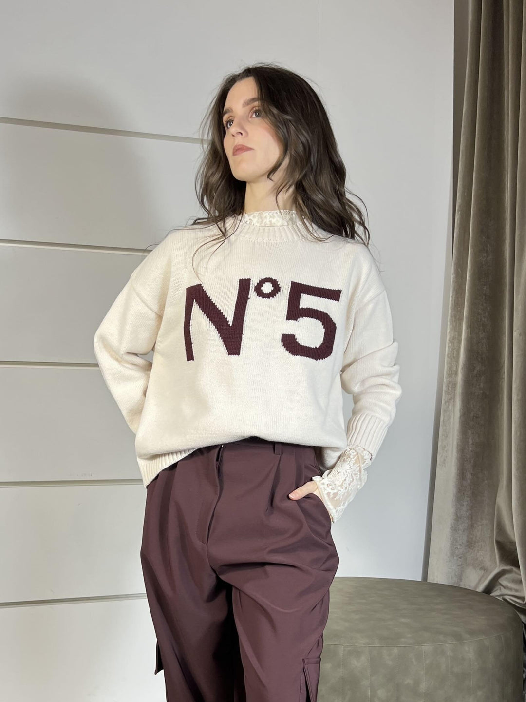 MAGLIONE BURRO GIROCOLLO CON SCRITTA BURGUNDY N 5 W5HMJ56A400BURGUNDY TENSIONE IN