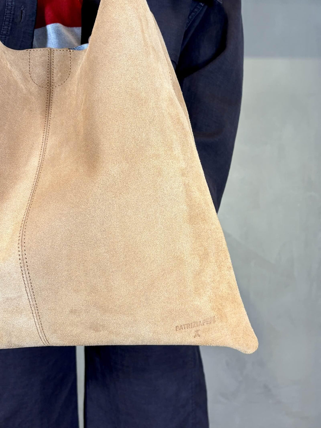 borsa a sacca in suede cuoio 8B0321L153B878 PATRIZIA PEPE PREVIEW