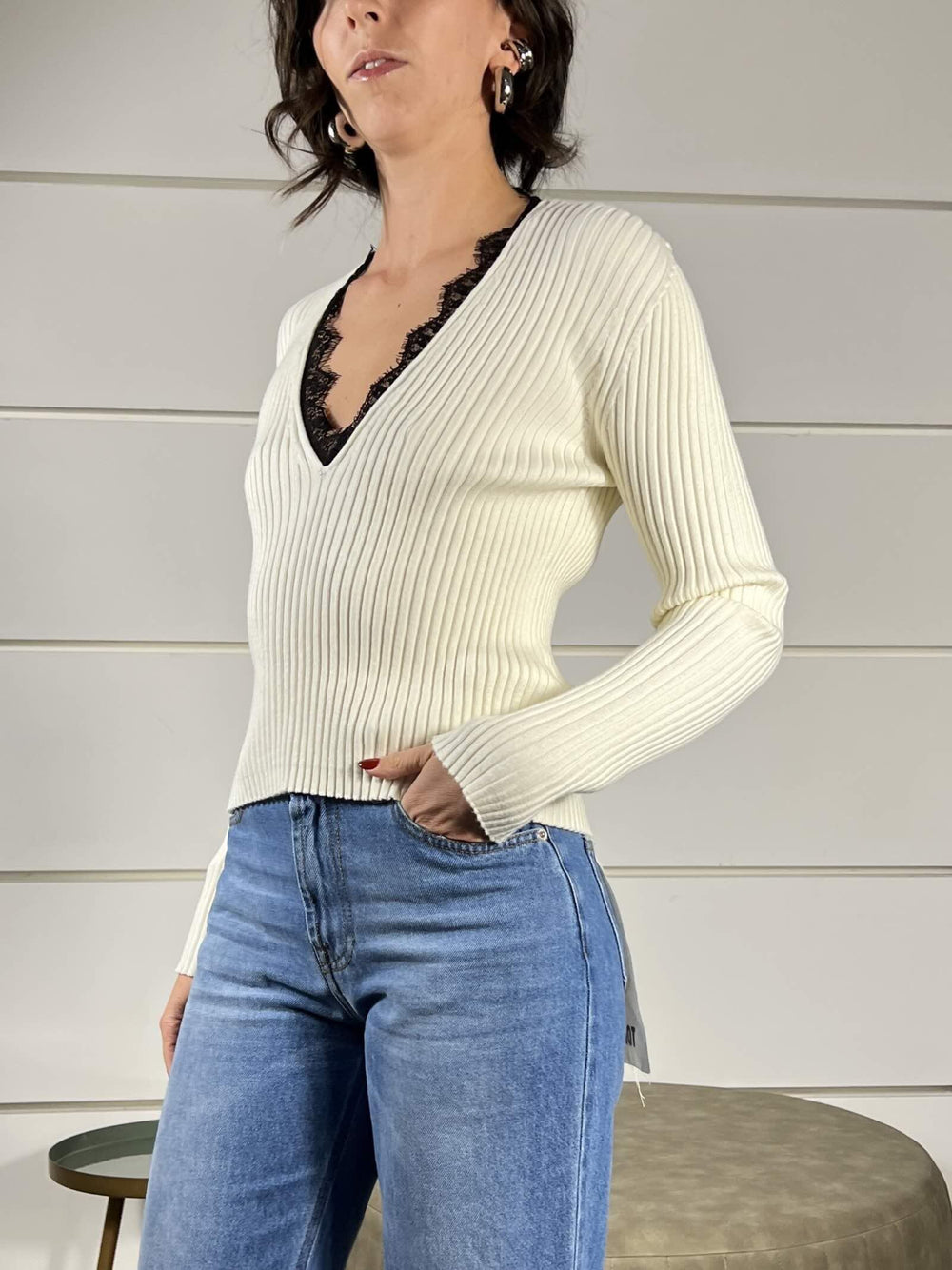 maglia scollo a v con pizzo a coste white W5HMJ54A418WHITE TENSIONE IN