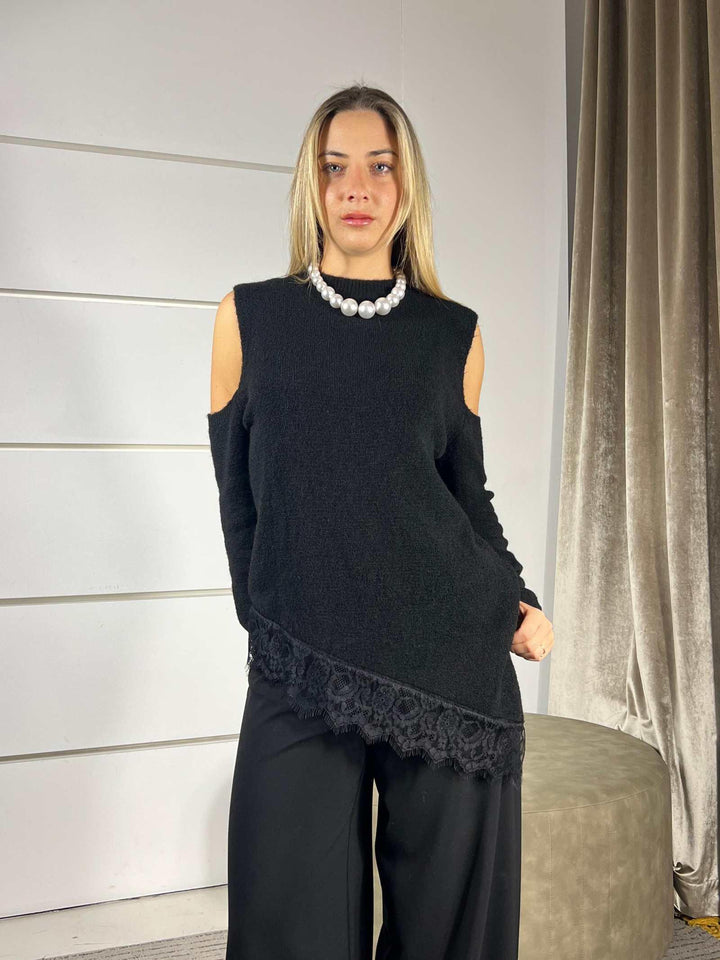 maglione con cut out spalle e pizzo sotto asimmetrico nero MFP-P185NERO HAVE ONE