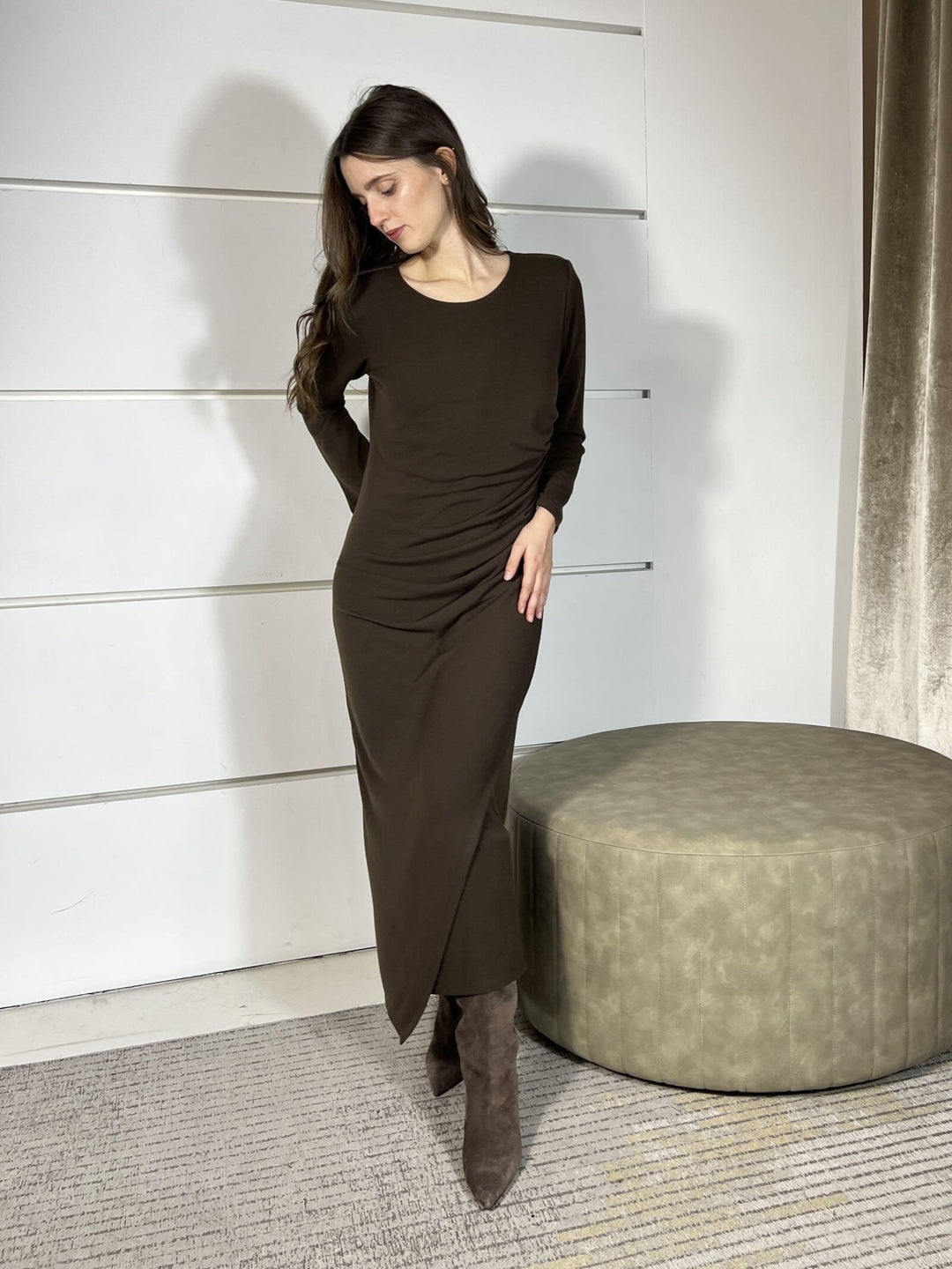 abito lungo con spallina e arricciatura moro A10235ATMORO TENSIONE IN