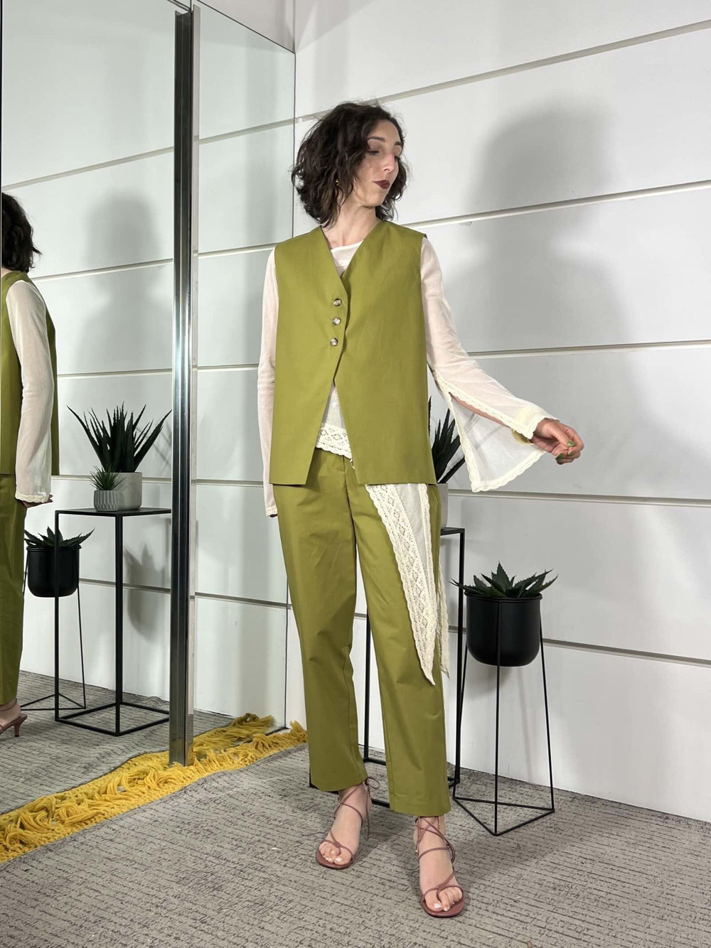 gilet con spacco davanti in cotone olio TAB2054OLIO 25 VICOLO