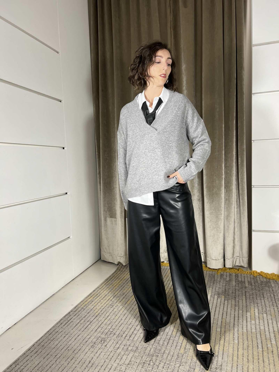 maglione scollo a v grigio over con coste nel collo e nel fondo 100%lana WL785AI25GRIGIO TENSIONE IN