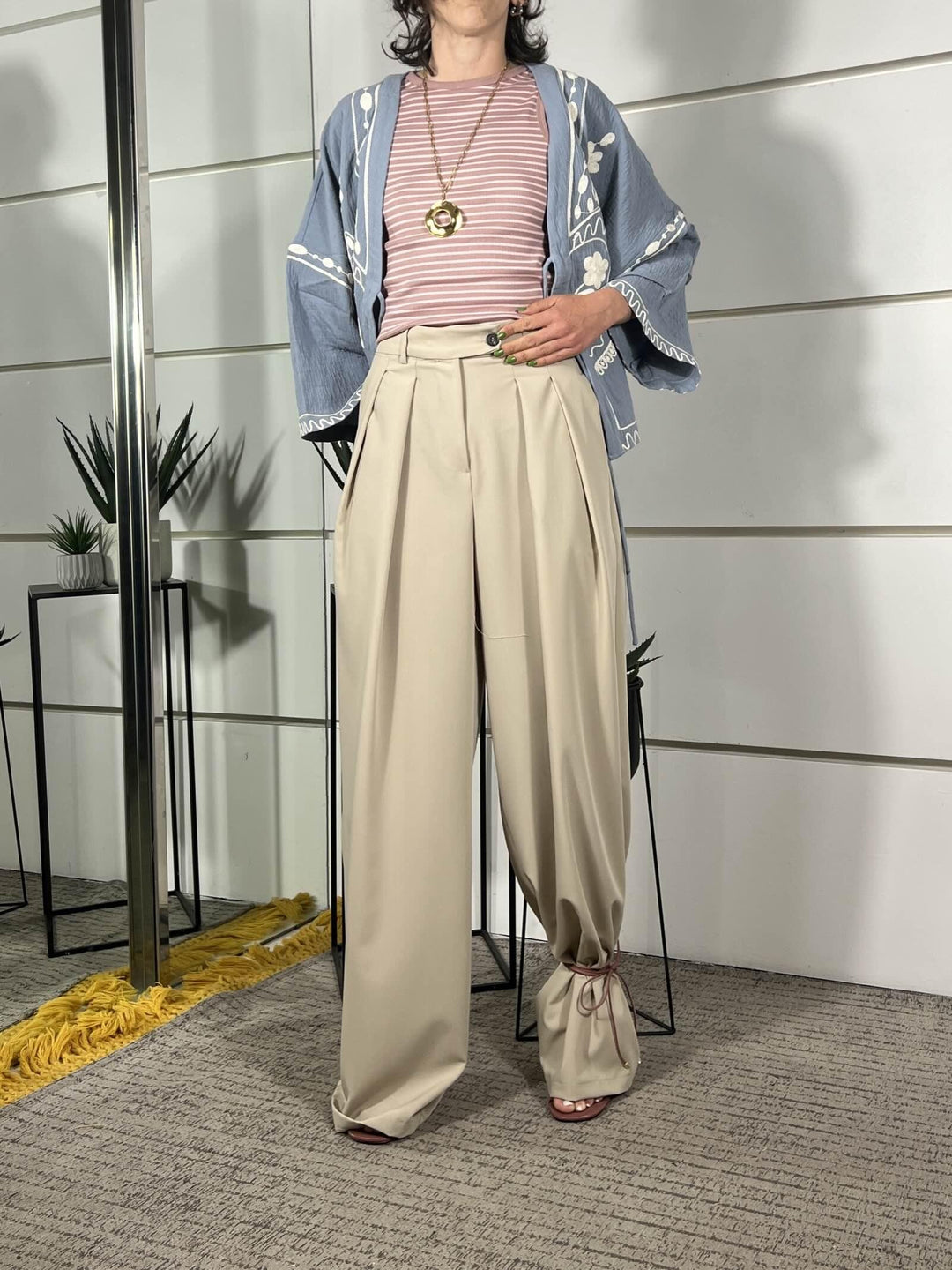 pantalone con pince palazzo in viscosa beige 26P4364GEIGE TENSIONE IN