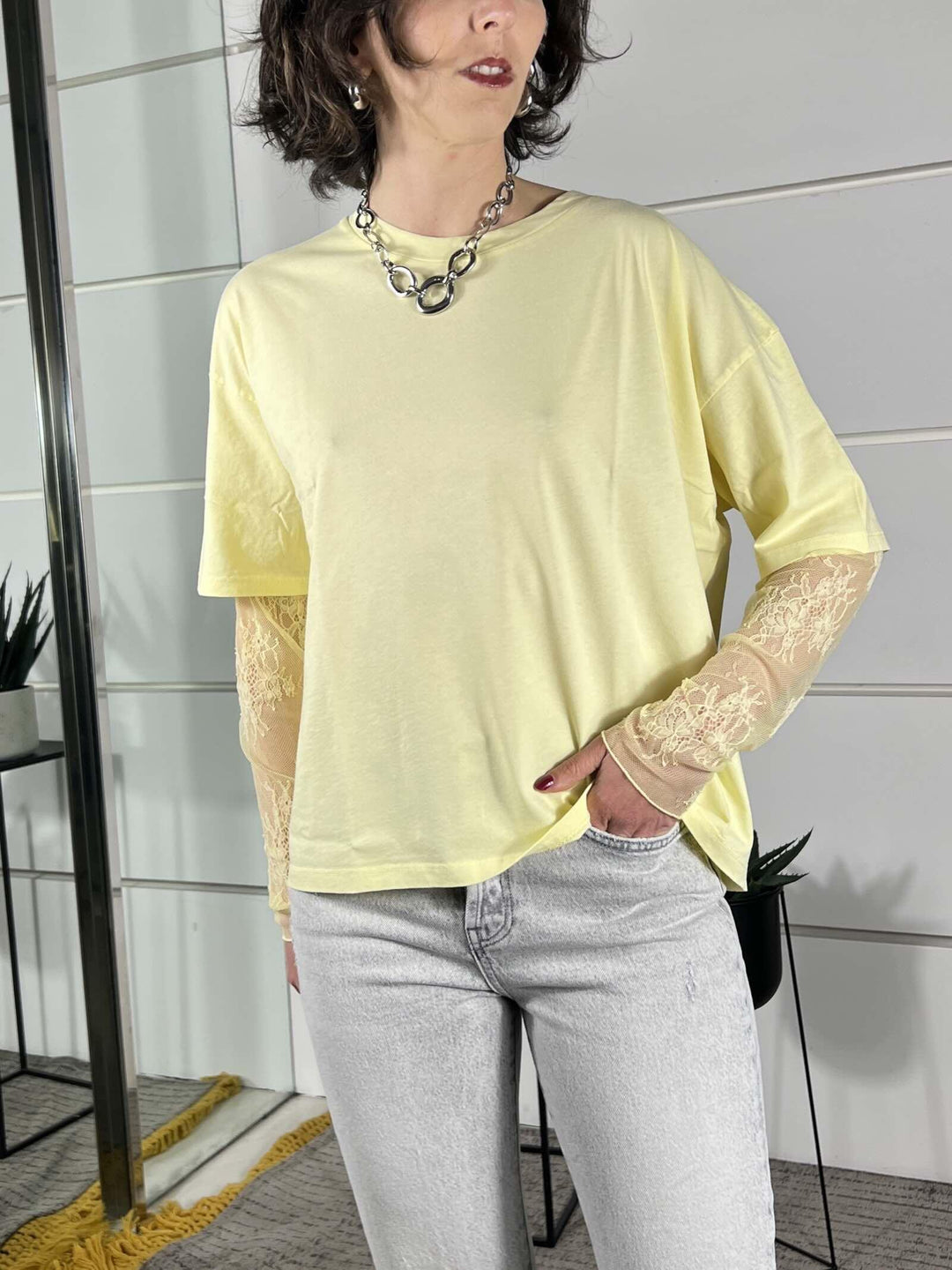 t-shirt  manica corta con manica in pizzo gialla 11073GIALLO SUSY MIX