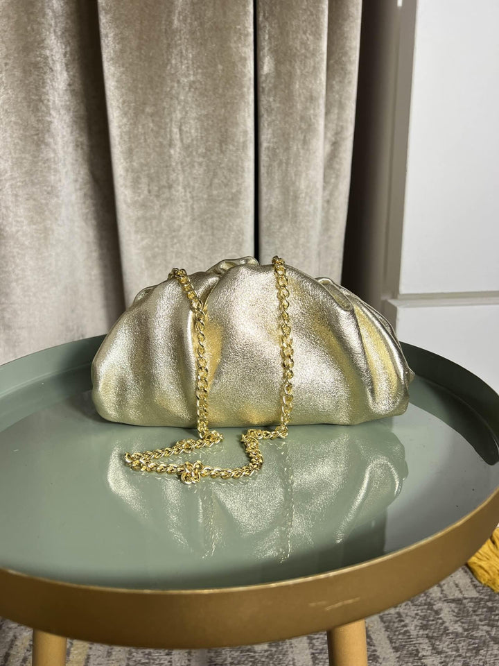 borsa oro clutch metallizzata con tracolla a catena 5596003 ORO FEMME CAFE SELECTION