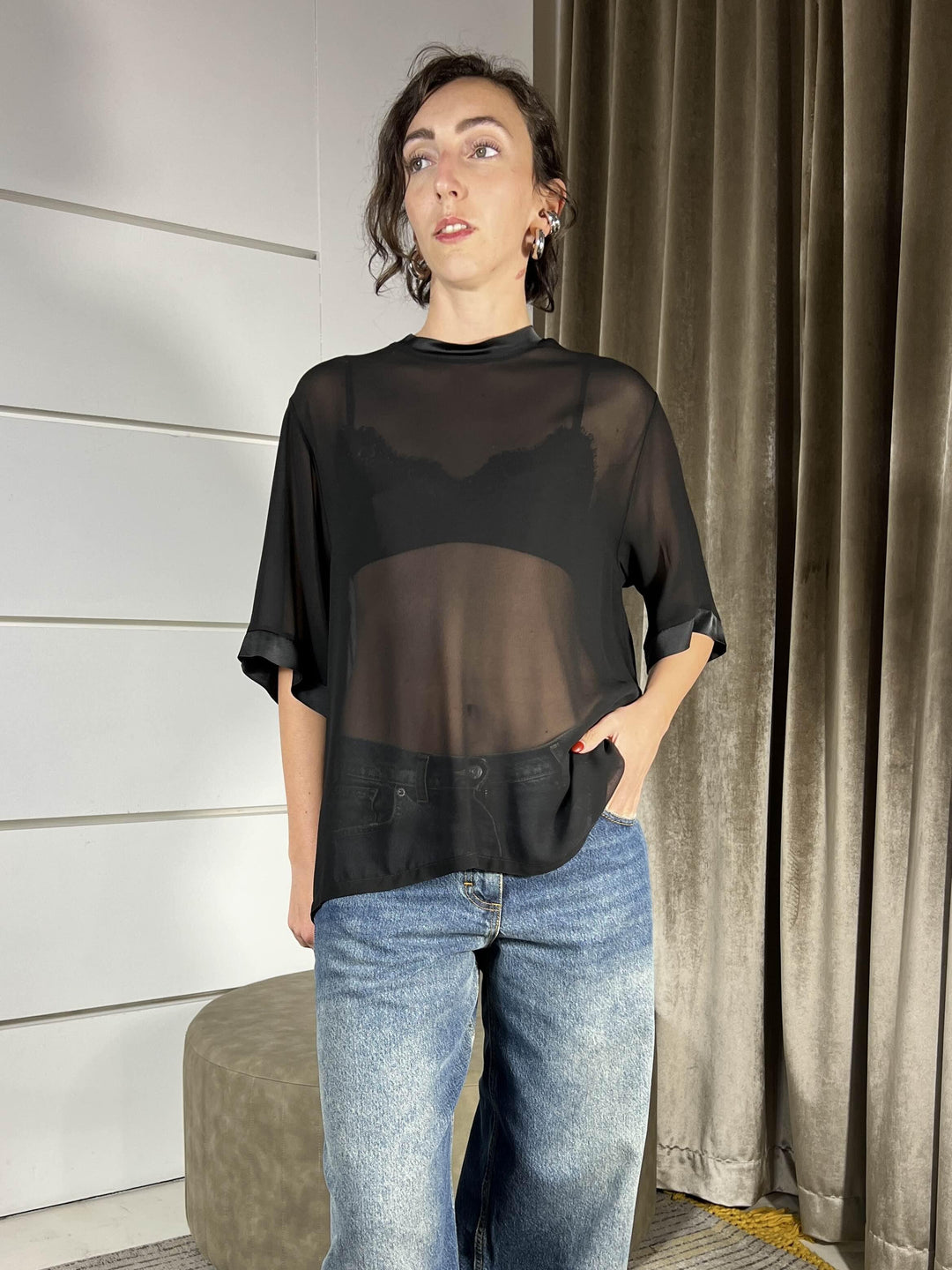 t-shirt nera over manica corta con trasparenze e bordi in raso TWG-P013NERO HAVE ONE