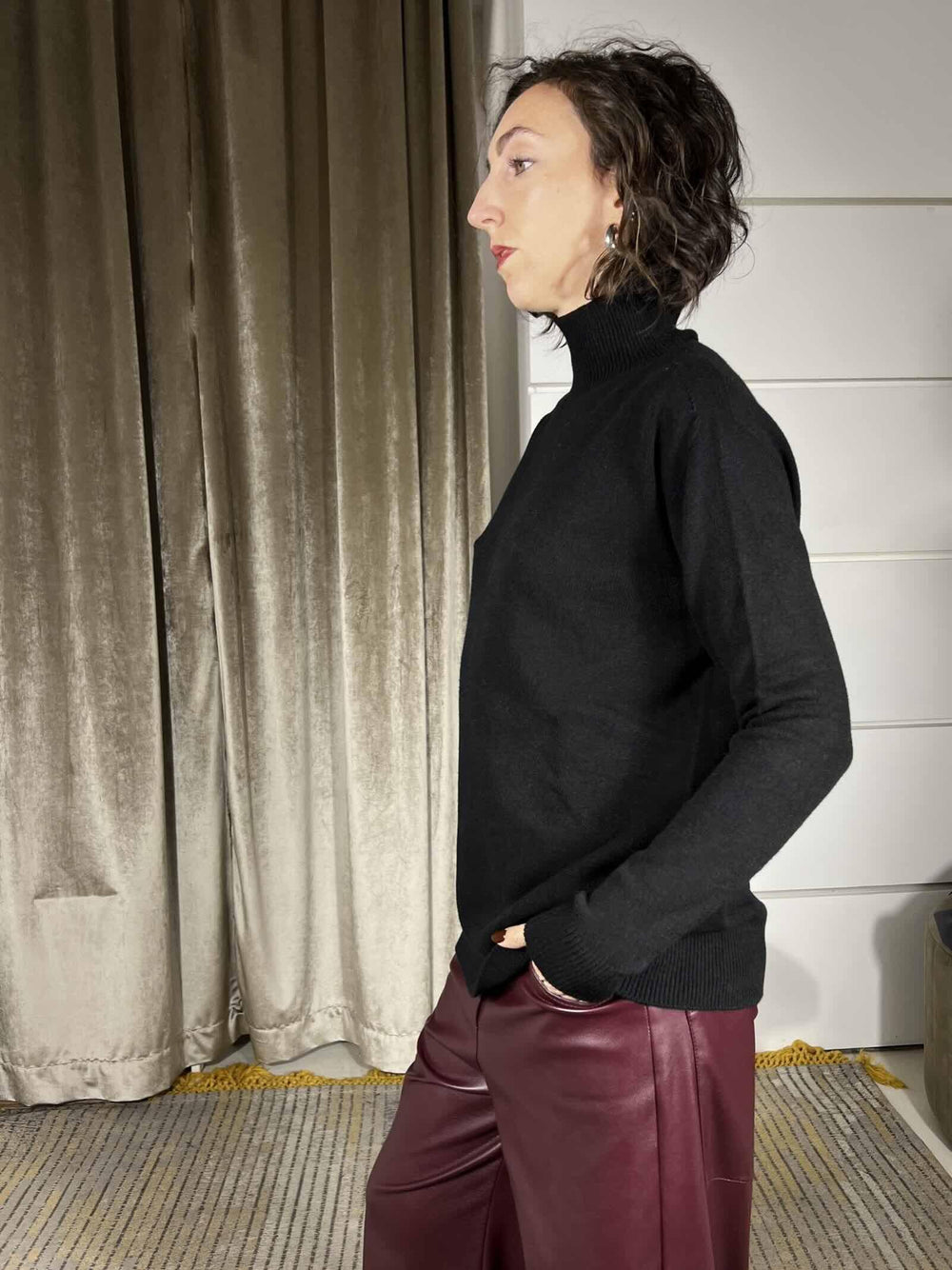 maglia collo alto lunga nera SSX129NERO SUSY MIX