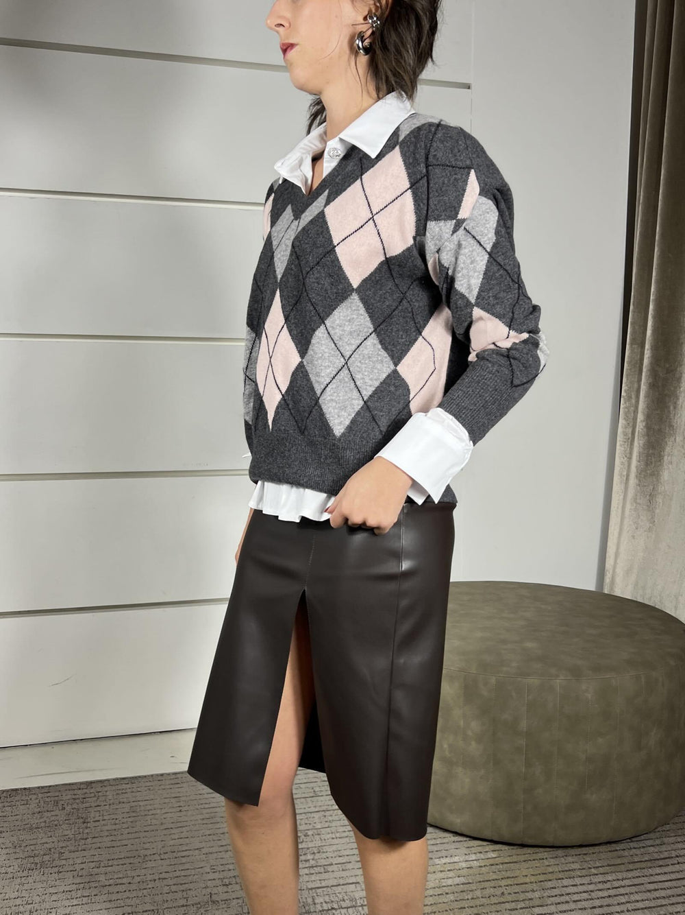 maglione scollo a v con rombi 100% lana catrame grigio rosa nero W1057CATRAME/GRIGIO/ROSA/NERO TENSIONE IN