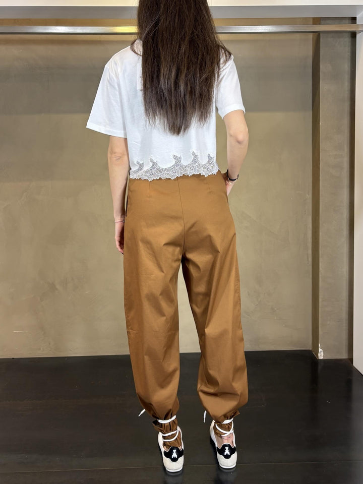 pantalon ampiocon pince  più stretto sul fondo caramello PIAV0538 CARLA G