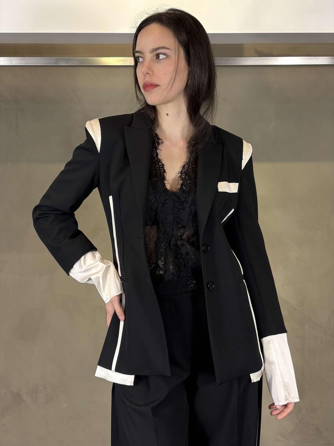 giacca slim nera con inserti in raso avorio 8S0571A498FG53 PATRIZIA PEPE PREVIEW