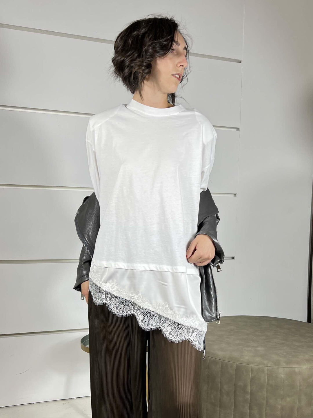 t-shirt burro con spallina e nel fondo inserto satin e in pizzo 10 26M1026BURRO/BURRO TENSIONE IN
