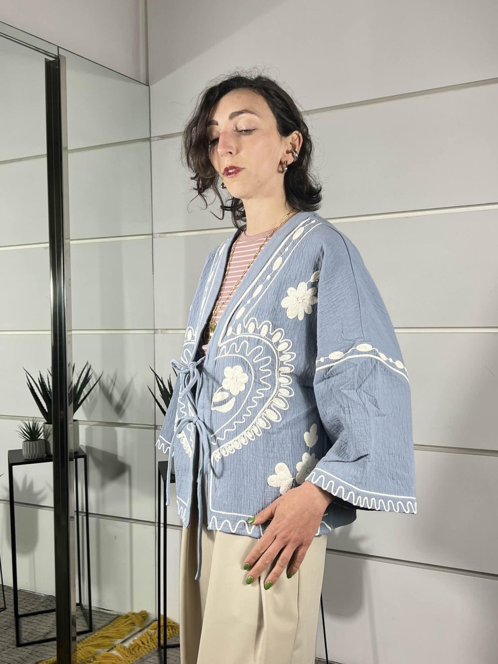 giacca con ricami e chiusura con fiocchi blue 30515BLUE FEMME CAFE SELECTION