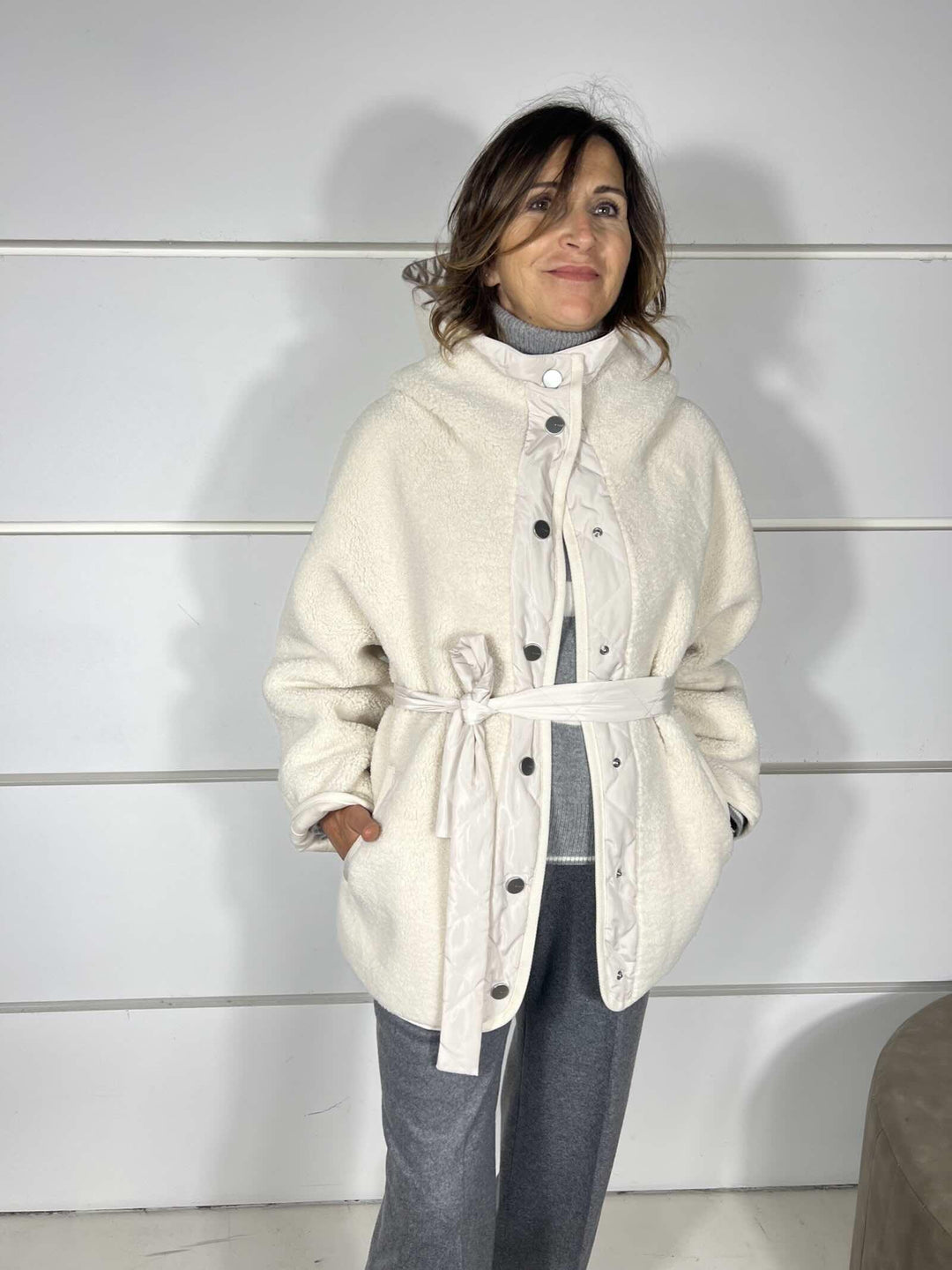 CABAN CORTO BIANCO CIGNO EFFETTO TEDDY CAPPERI CABANC00 PINKO