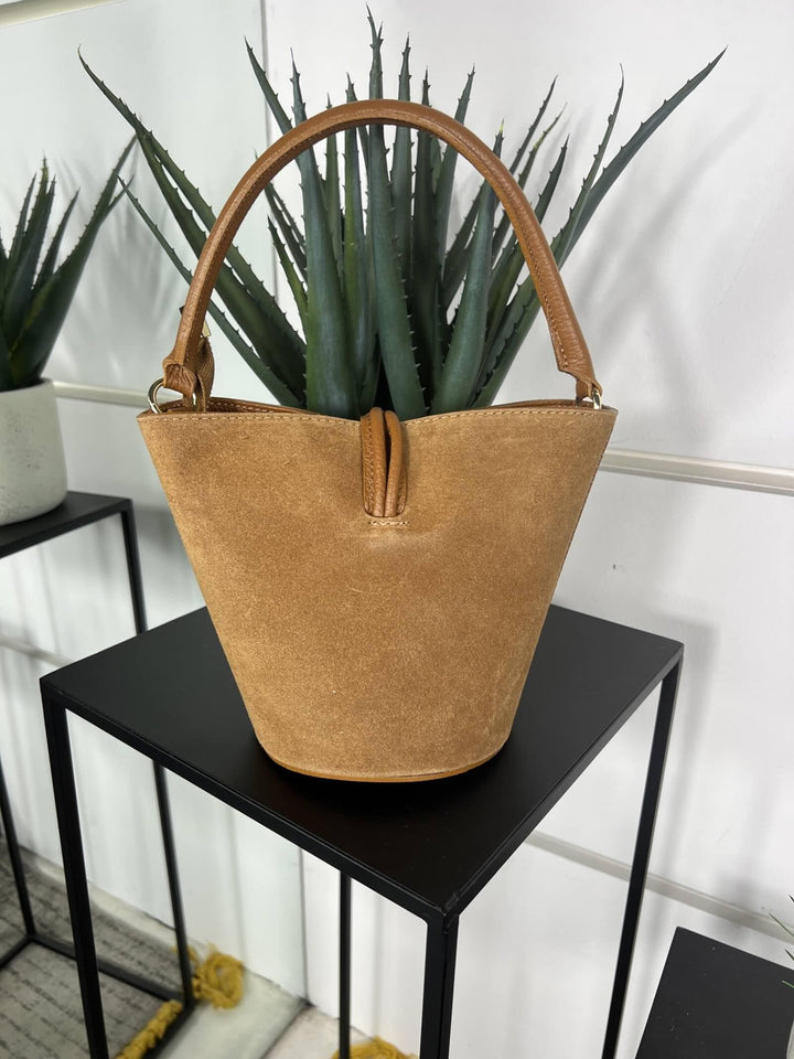 borsa secchiello in camoscio, chiusura con zip, tracolla in pelle regolabile, tasca a parete con zip vera pelle 697CAMOSCIO FEMME CAFE SELECTION