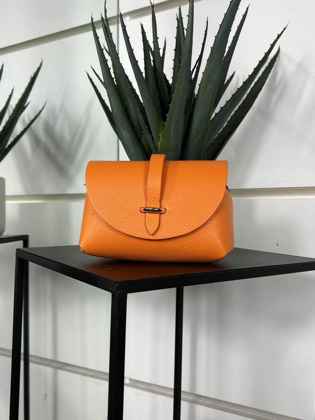 borsa arancio  in vera pelle con tracolla a catena 5363ARANCIO FEMME CAFE SELECTION