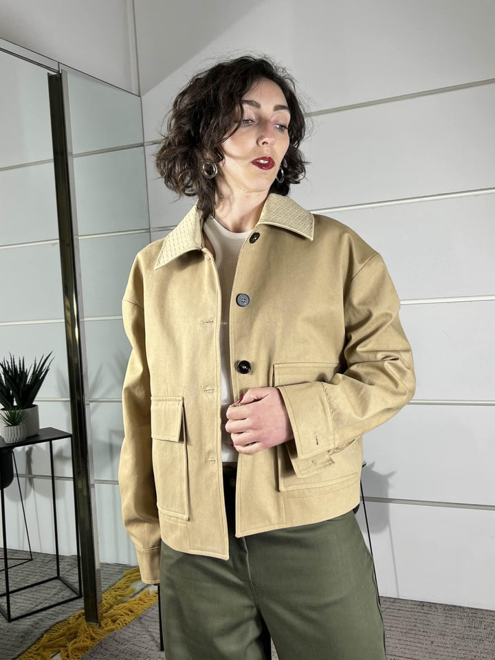 giubbotto beige con collo a intreccio in ecopelle 26B4136BEIGE TENSIONE IN